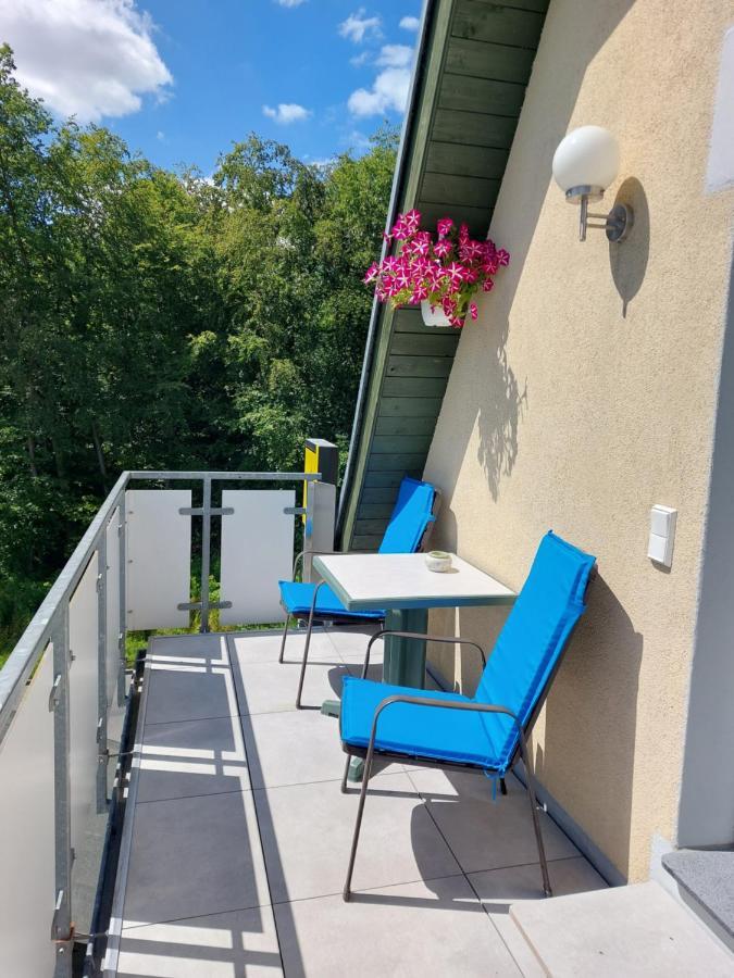 Dachgeschosswohnung Mit Seeblick Ahrensbok Exterior photo